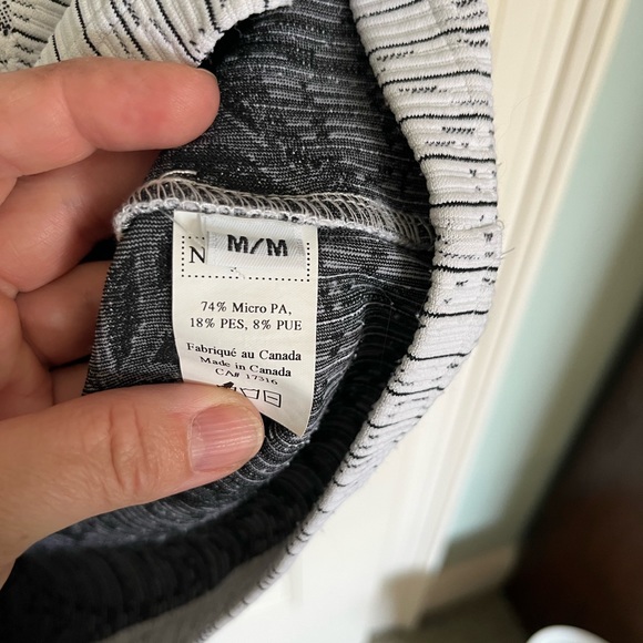 Nadya Toto gorgeous body con dress size Med - Picture 3 of 3